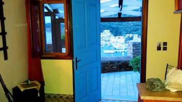 Apartment, Sea View | Premium bedding, soundproofing, free cribs/infant beds, rollaway beds