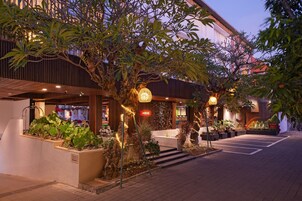 Mặt tiền nơi lưu trú