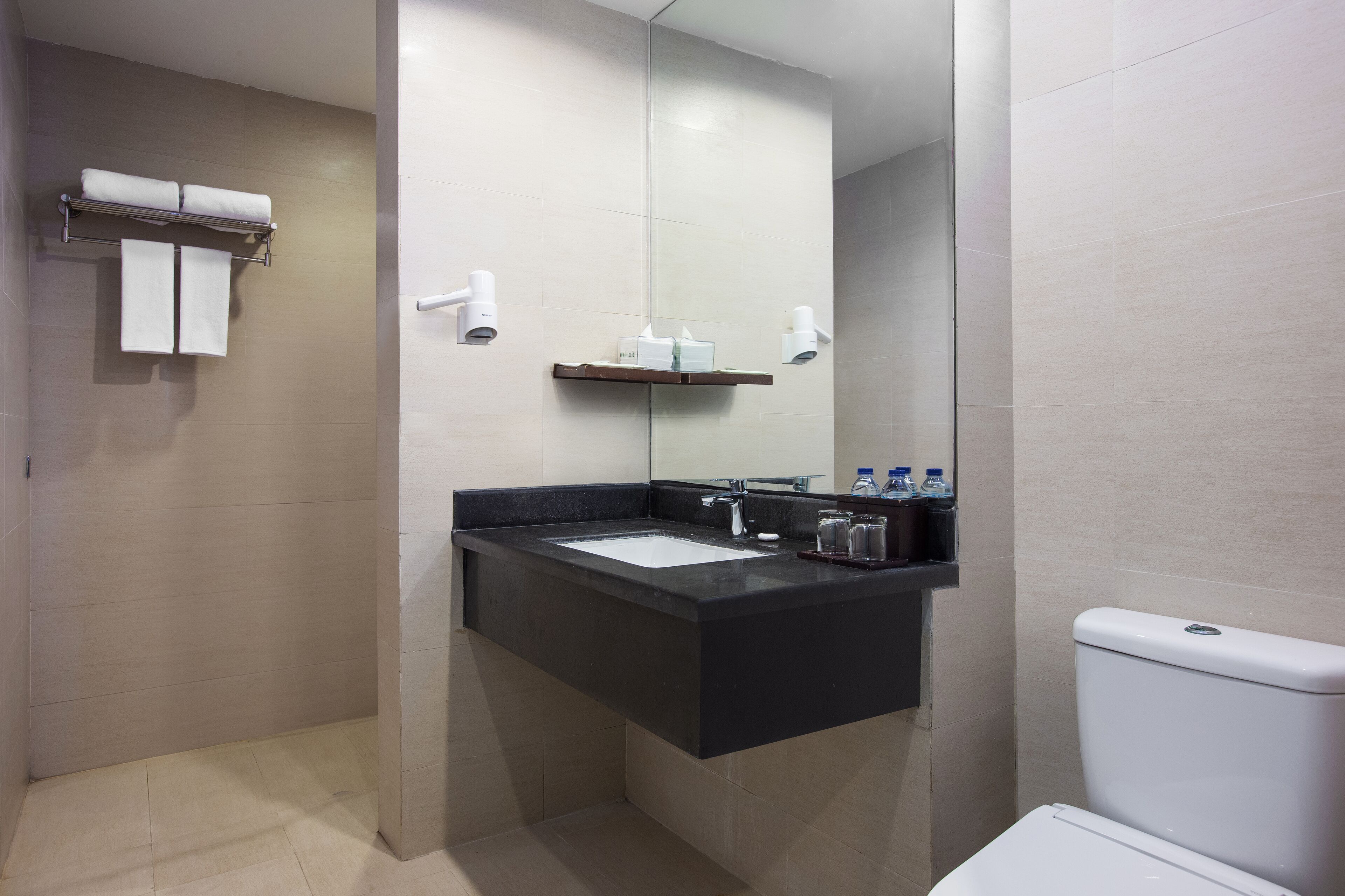 superior room | bathroom | free toiletries, hair dryer, slippers, towels