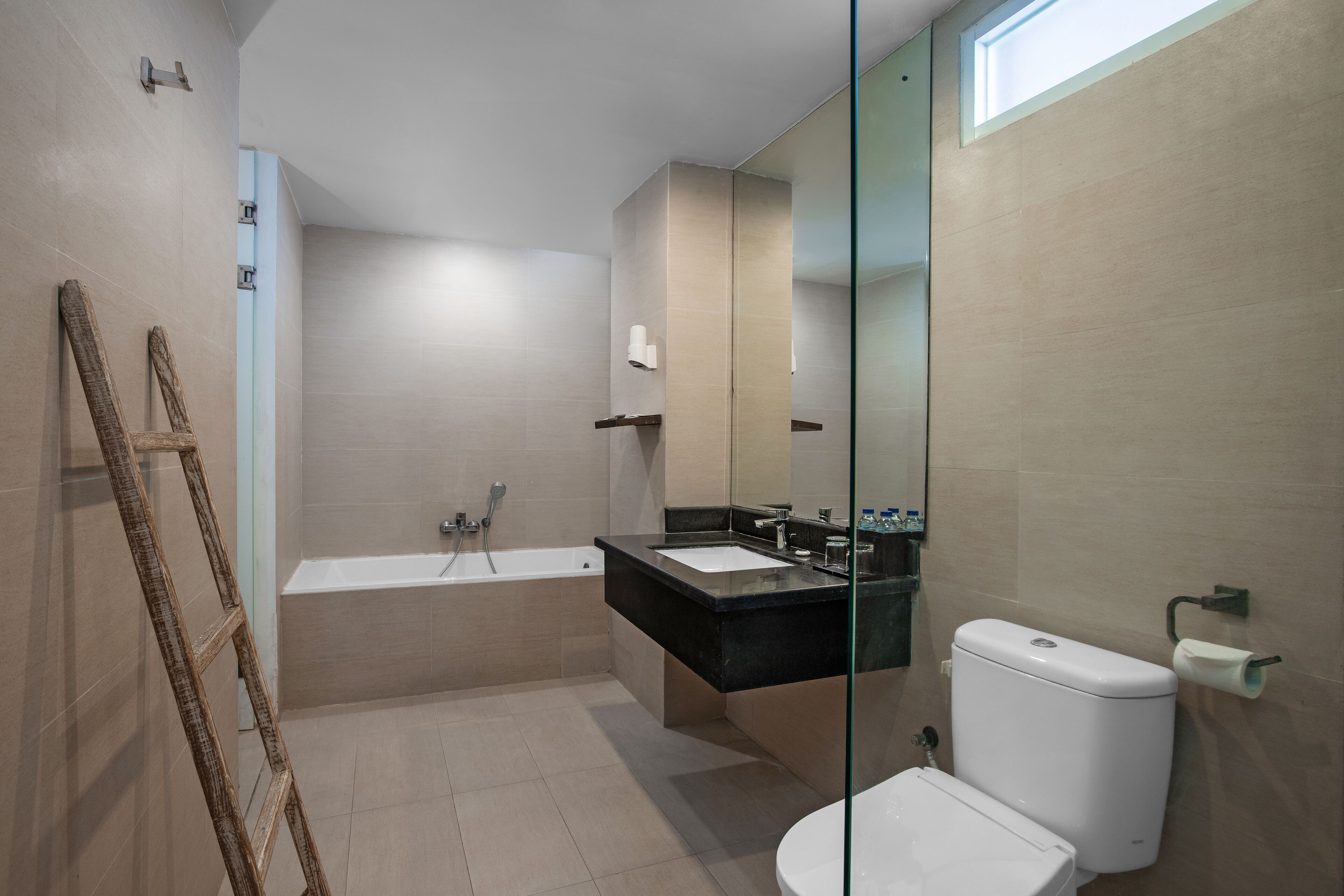 royal suite, 2 bedrooms | bathroom | free toiletries, hair dryer, slippers, towels