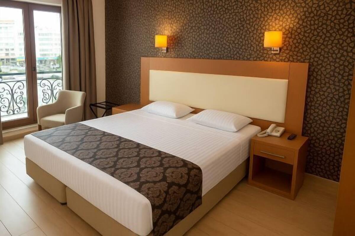 Premium bedding, minibar, in-room safe, desk