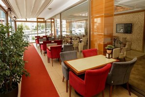 2 restaurants, lunch, dinner served; Turkish cuisine - Grand Hotel Avcilar (Istanbul)