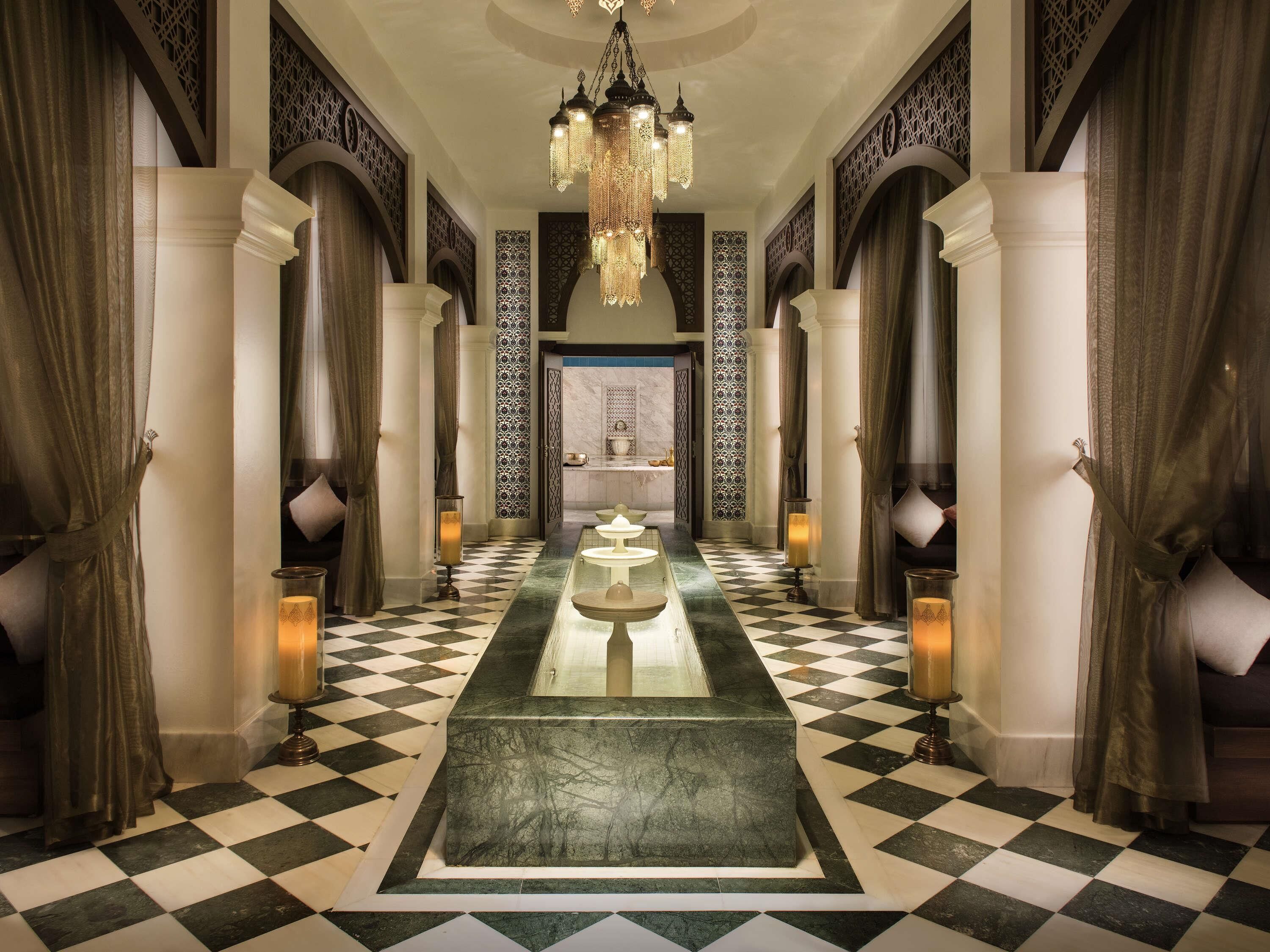 桑拿、土耳其浴、身体护理、热石按摩、泰式按摩、面部护理