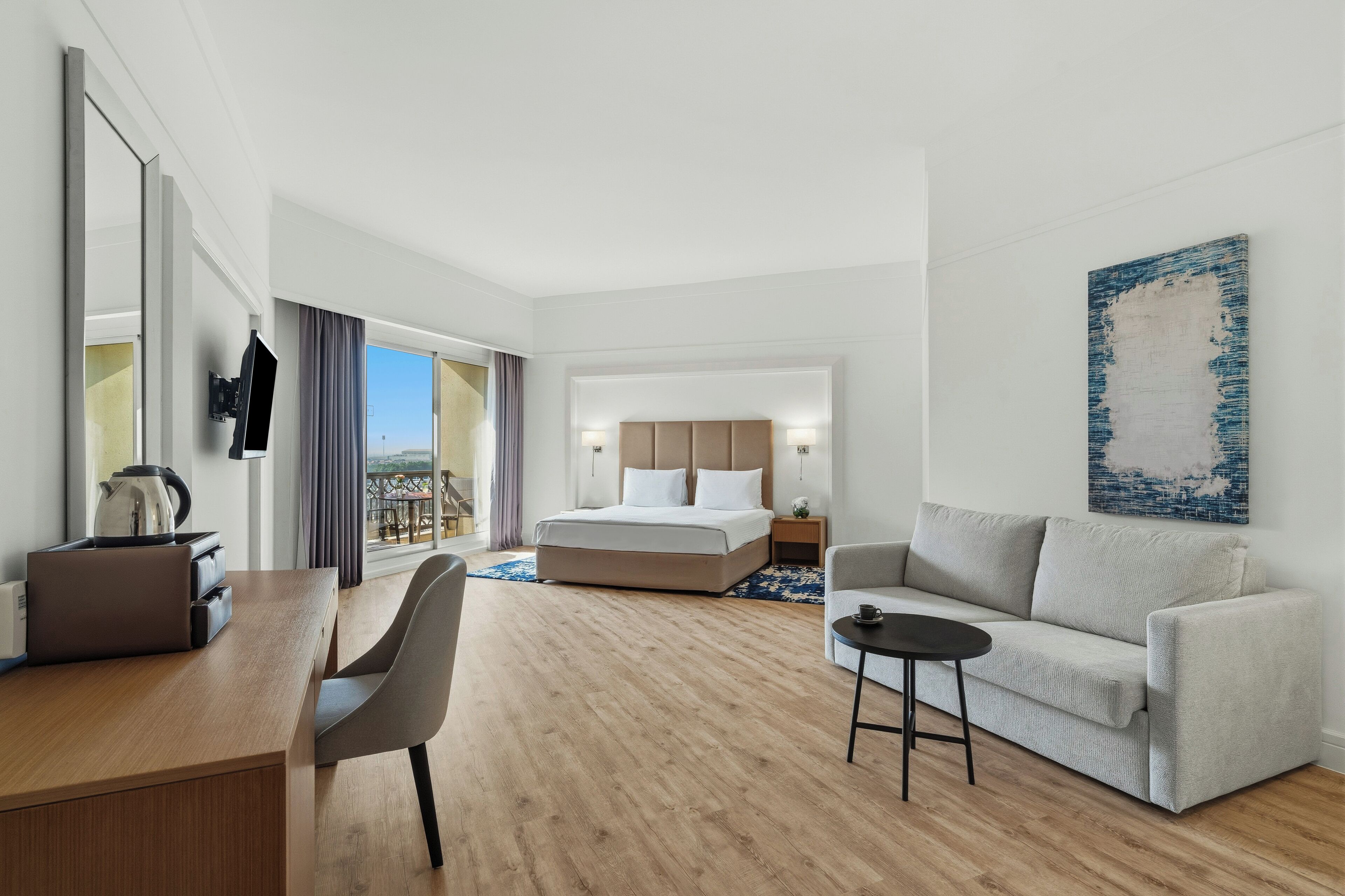 Premium Room, 1 King Bed, Garden View | Free minibar, in-room safe, desk, free WiFi