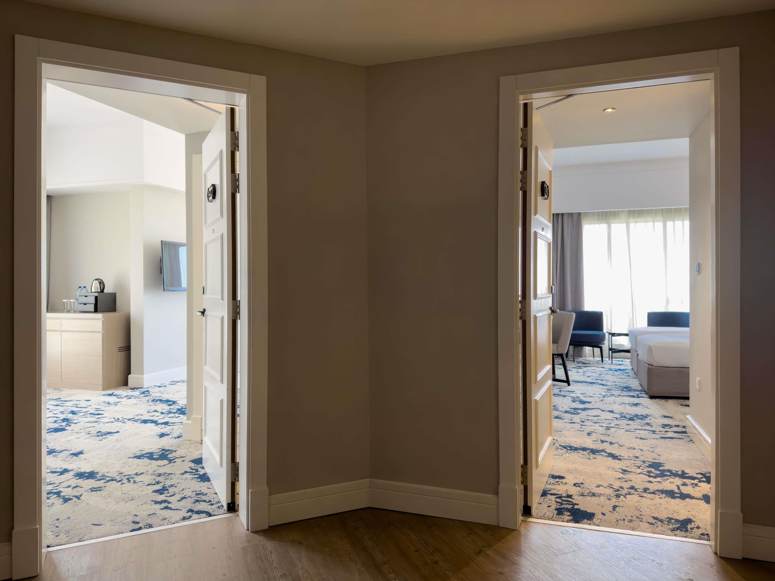 Articles gratuits dans le mini-bar, coffres-forts dans les chambres