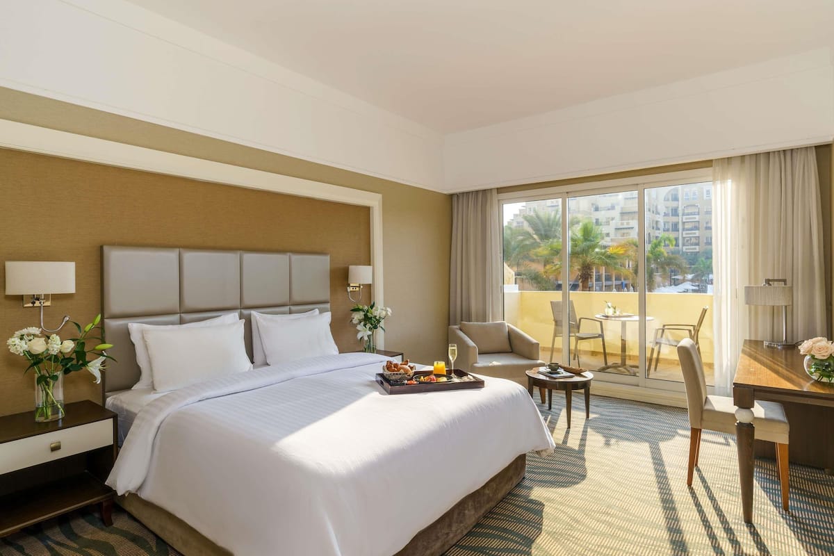 Family Suite, 2 Bedrooms | Free minibar, in-room safe, desk, free WiFi