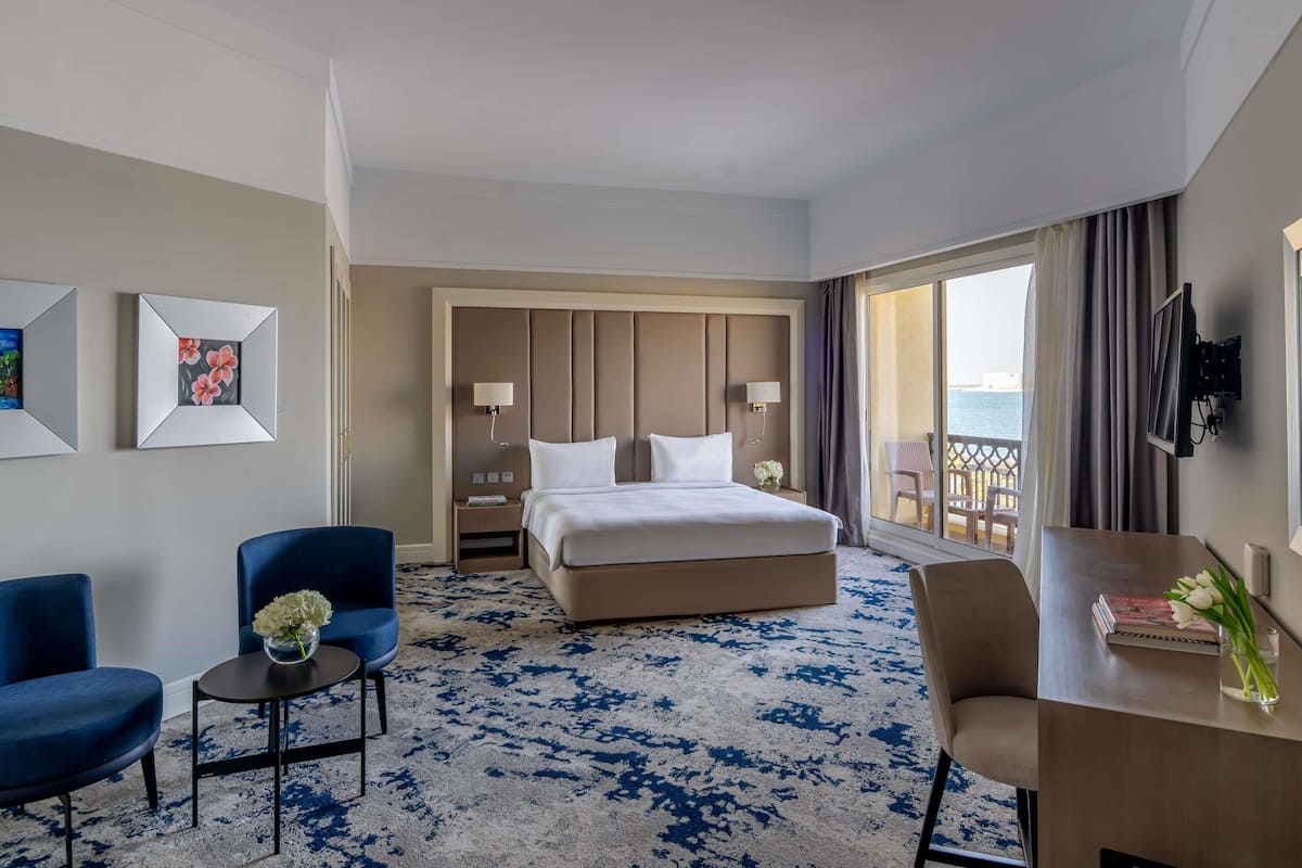 Free minibar, in-room safe, desk, free WiFi