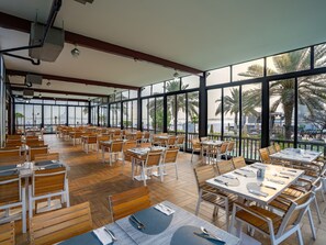 7 restaurants, breakfast, lunch, dinner served; seafood - Rixos Bab Al Bahr - All Inclusive (Ras Al Khaimah)