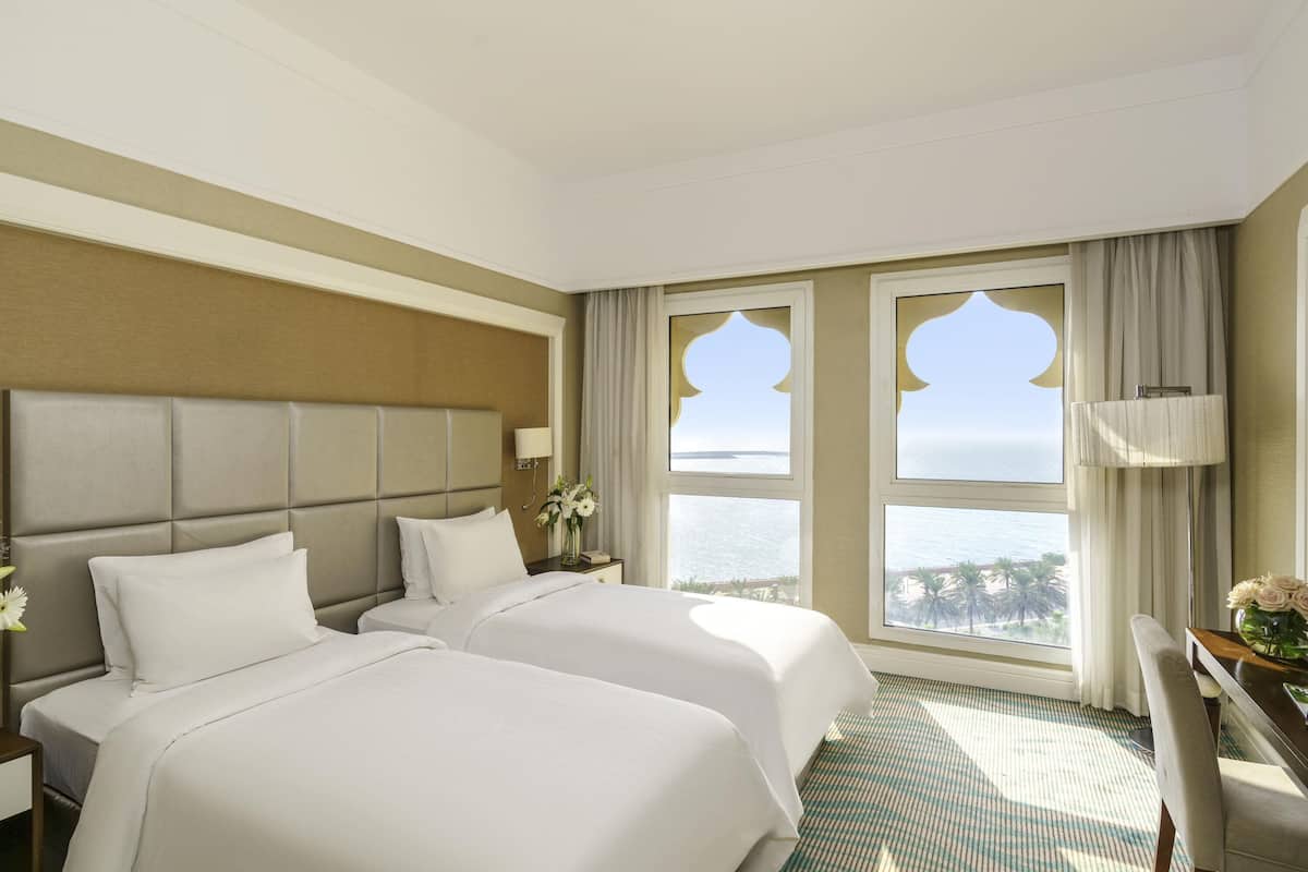 Free minibar, in-room safe, desk, free WiFi