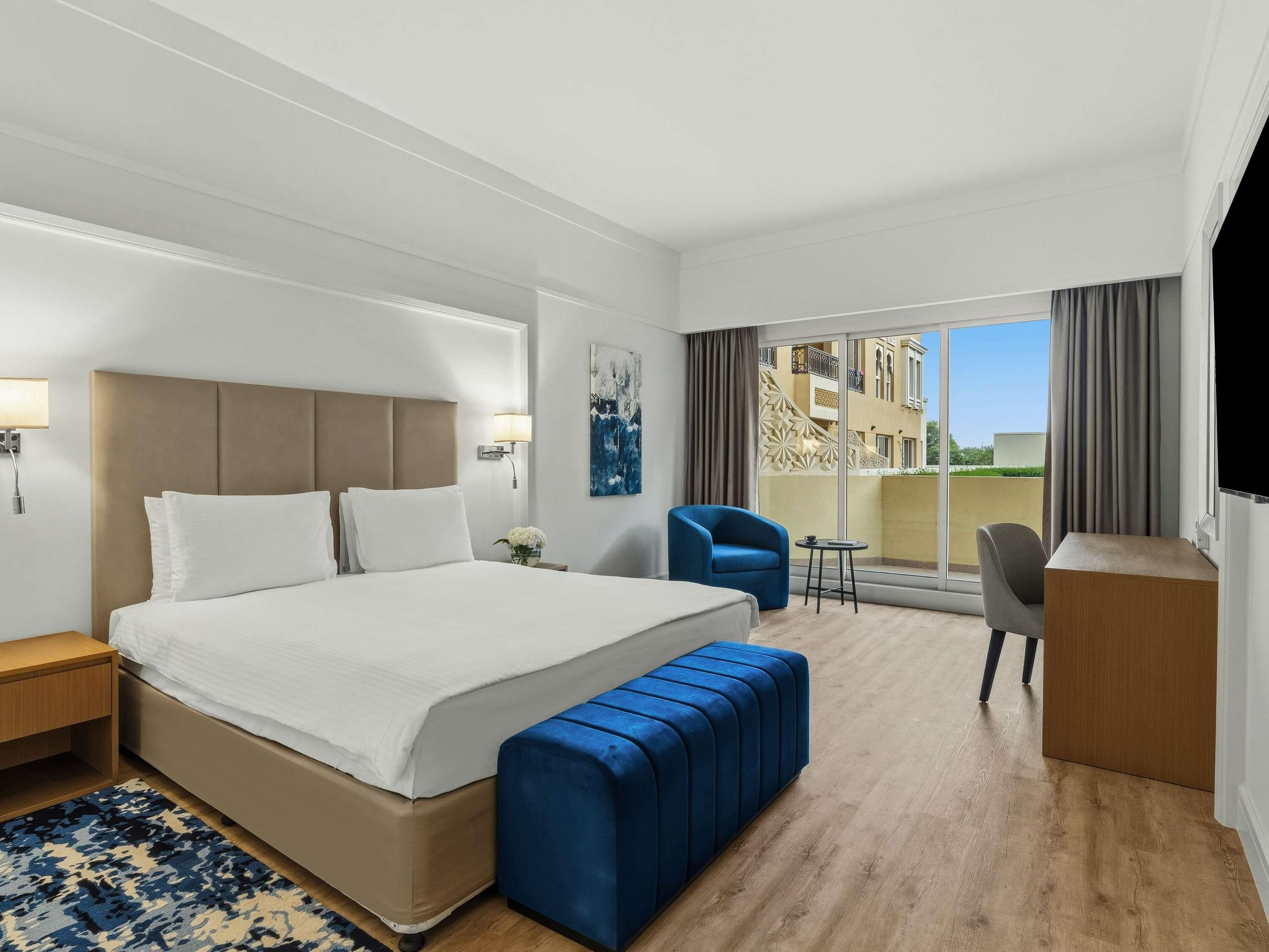 Junior Suite, 2 Bedrooms | Free minibar, in-room safe, desk, free WiFi