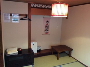 Japanese Room With Three Futon | Free WiFi - Hanakiya (Kyoto)
