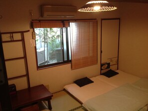 트래디셔널 (2 futon) | 무료 WiFi