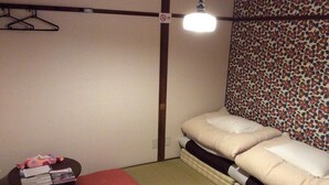 和室 (布団2枚)