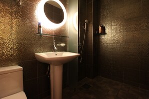 Deluxe Double Room | Bathroom - Zip Hotel (Seoul)