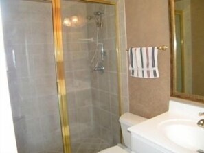 House, 4 Bedrooms, 2 Bathrooms | Bathroom | Combined shower/bathtub, free toiletries - Era Fernandina Beach Realty (Fernandina Beach)
