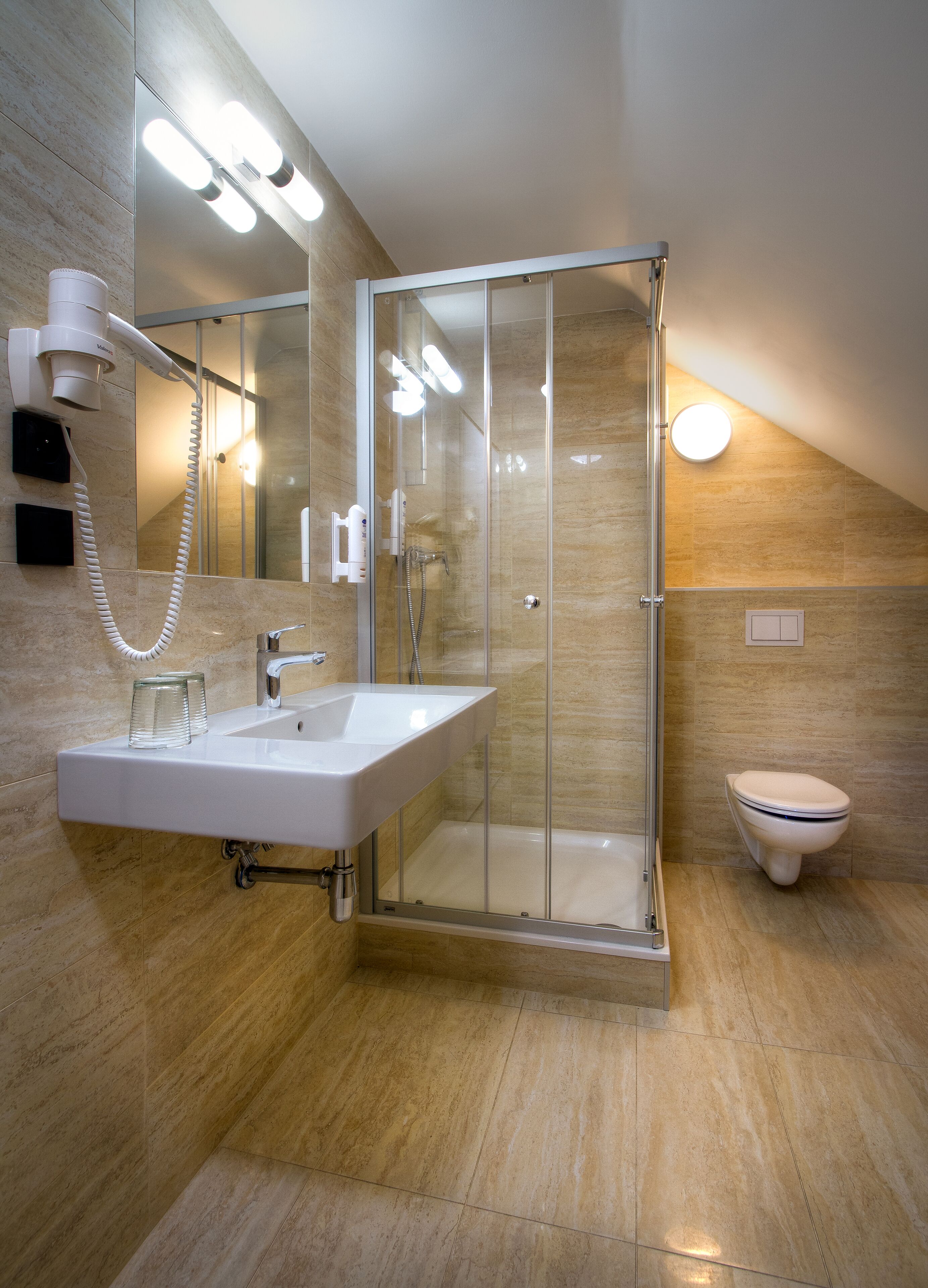 quadruple room | bathroom | shower, free toiletries, hair dryer, towels