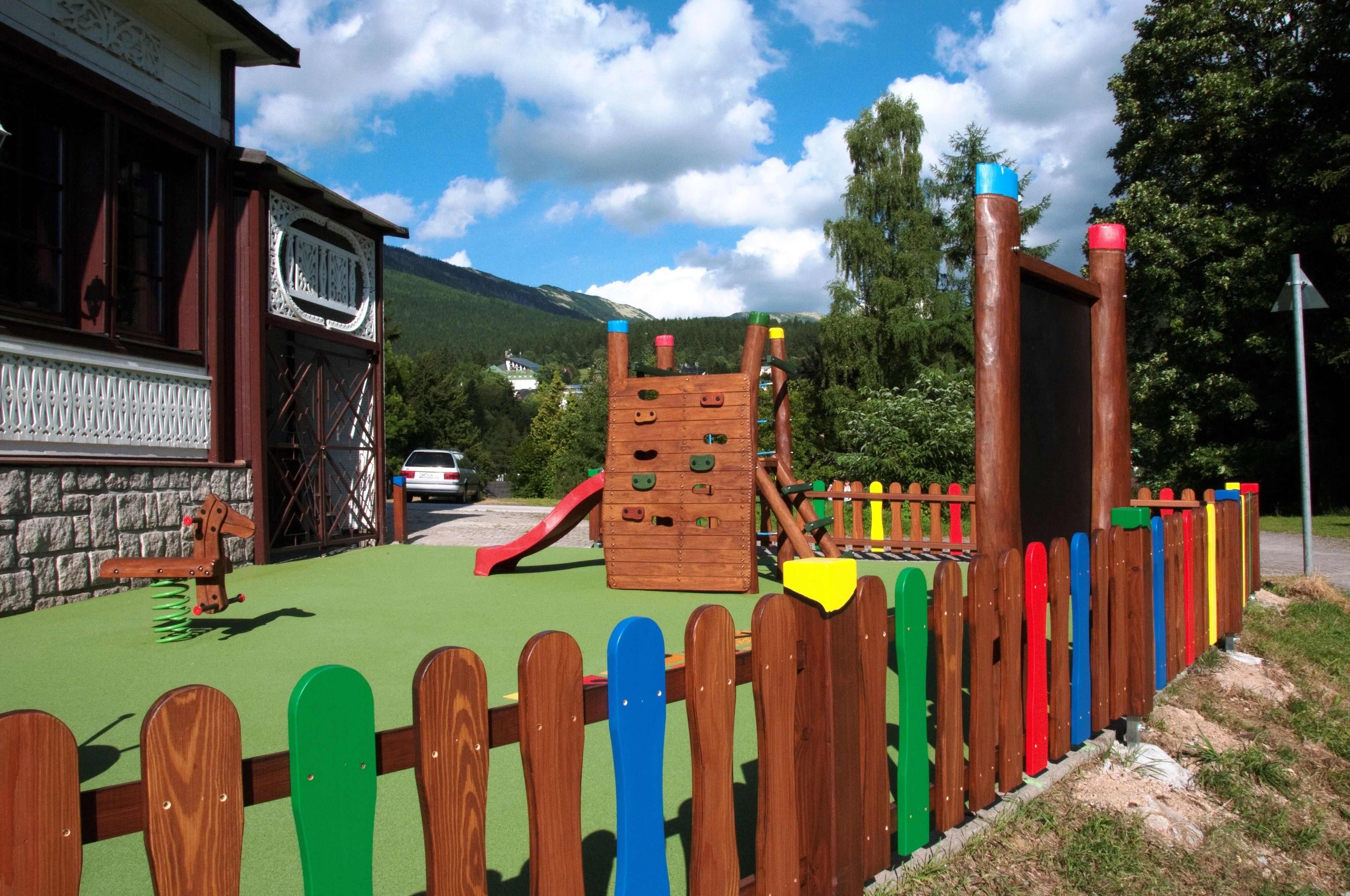 children’s play area – outdoor