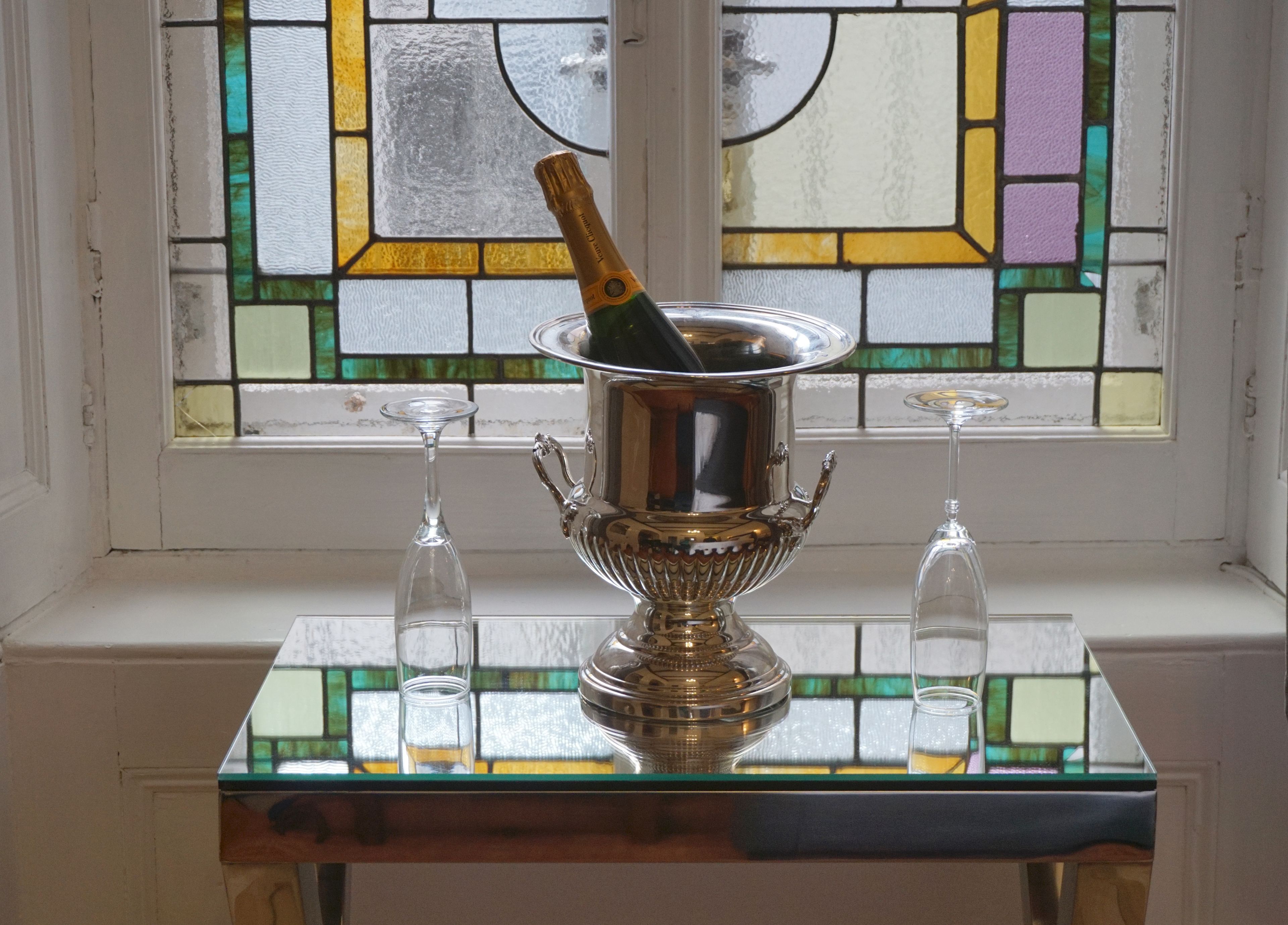 standard room, 1 queen bed | premium bedding, individually decorated, individually furnished, desk