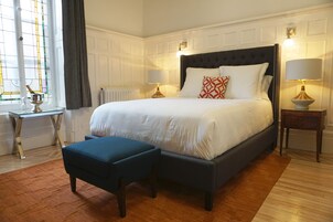 Habitación estándar, 1 cama de matrimonio | Ropa de cama de alta calidad y decoración individual