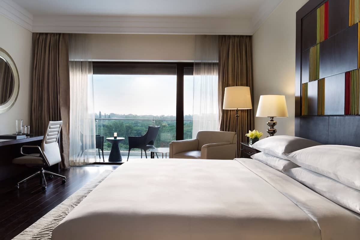 1 bedroom, premium bedding, free minibar items, in-room safe