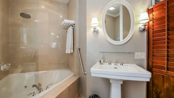 Garden Suite | Jetted tub