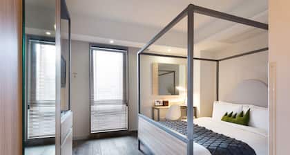 Metro Hotel