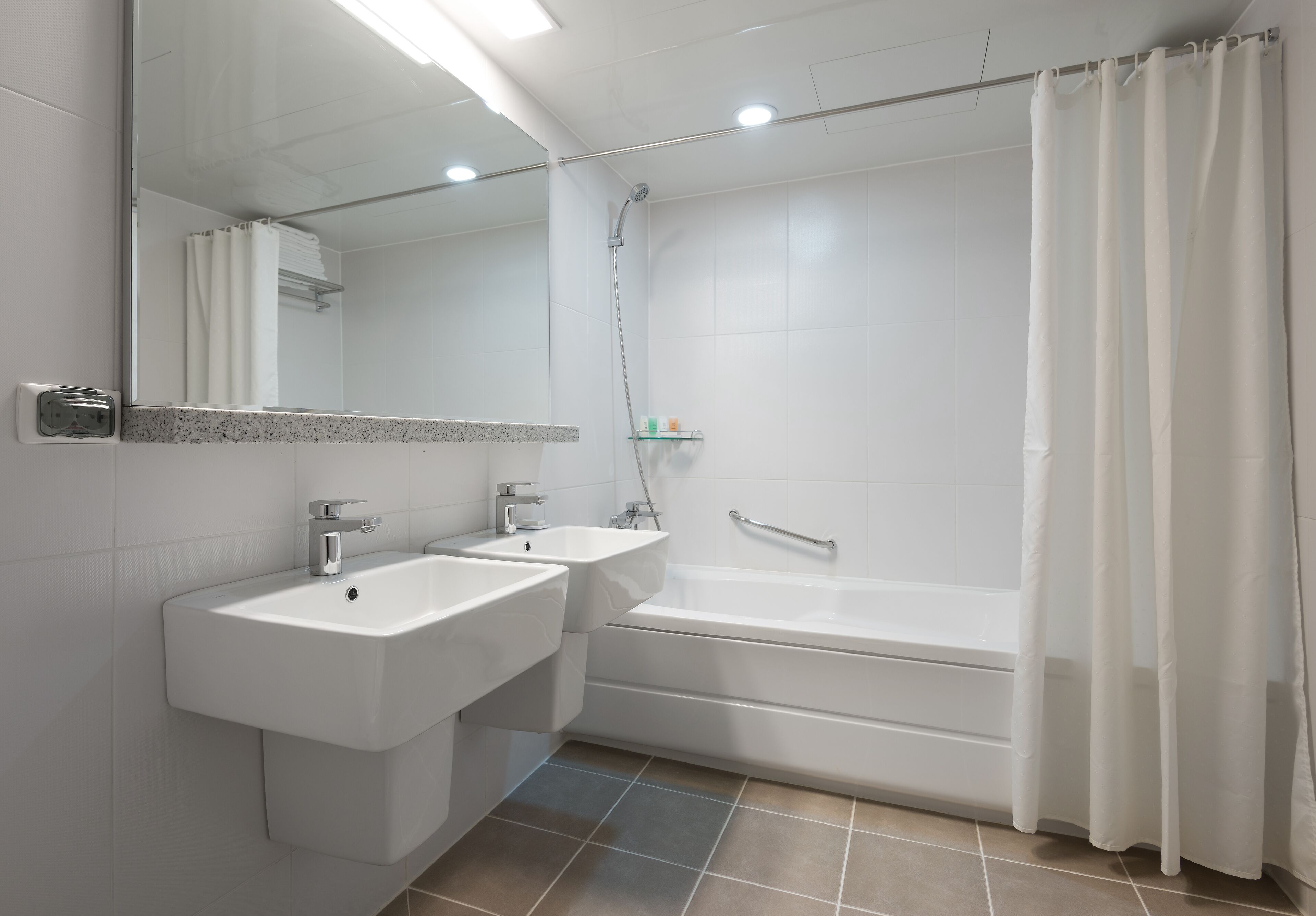 family flex (3 double beds) | bathroom | hair dryer, bathrobes, slippers, bidet