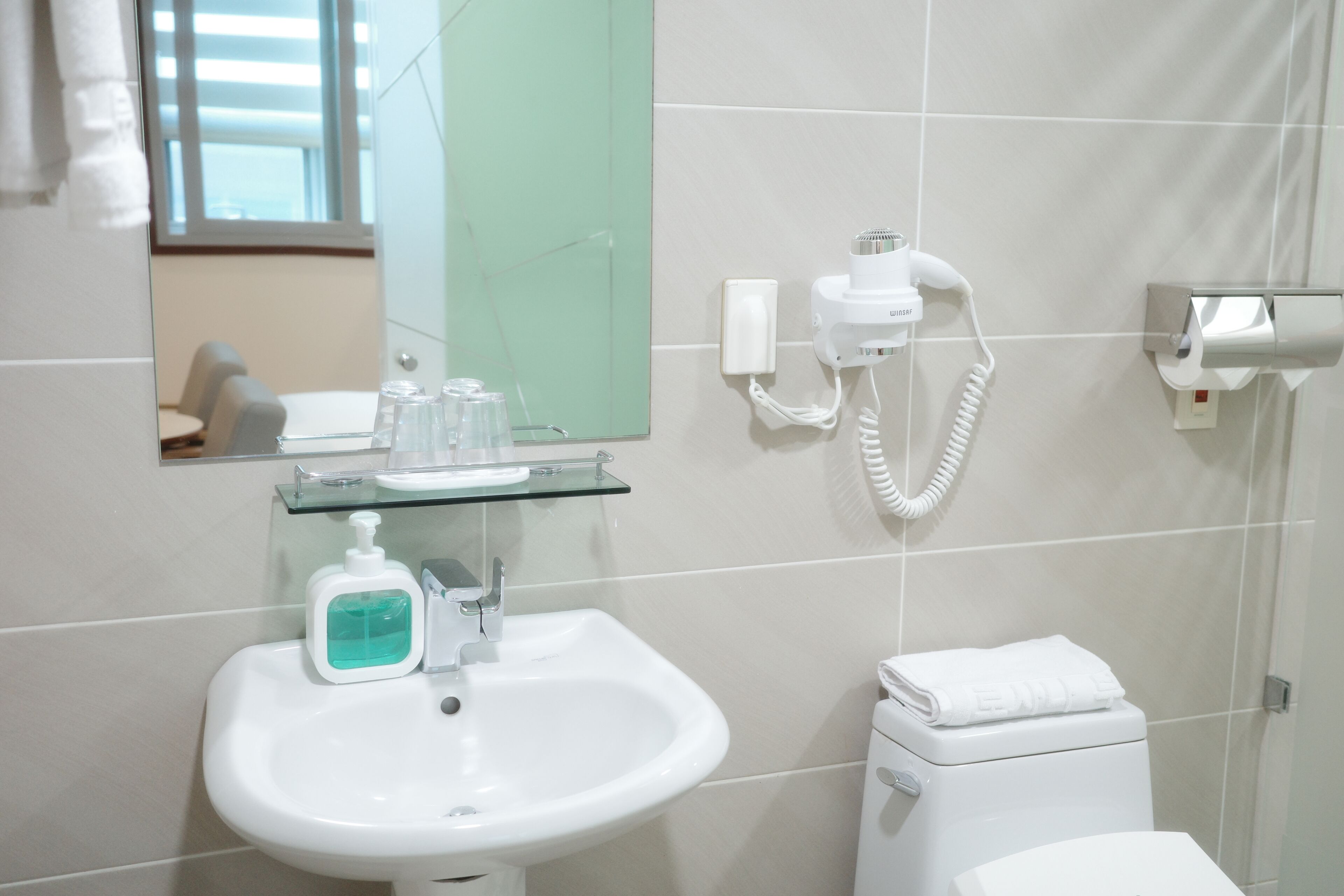 deluxe twin room | bathroom | hair dryer, bathrobes, bidet, towels