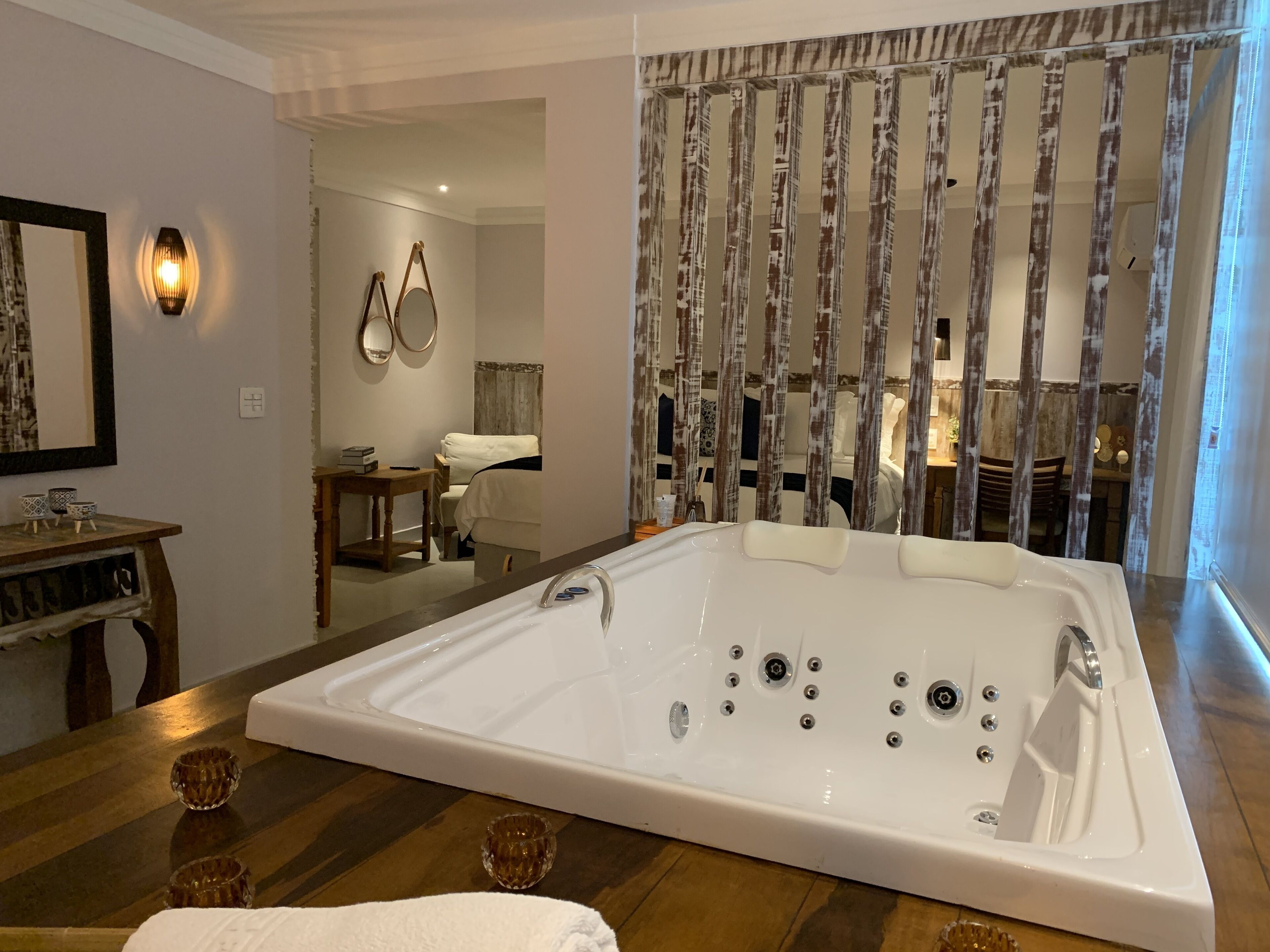 studio suite, hot tub, sea view | private spa tub