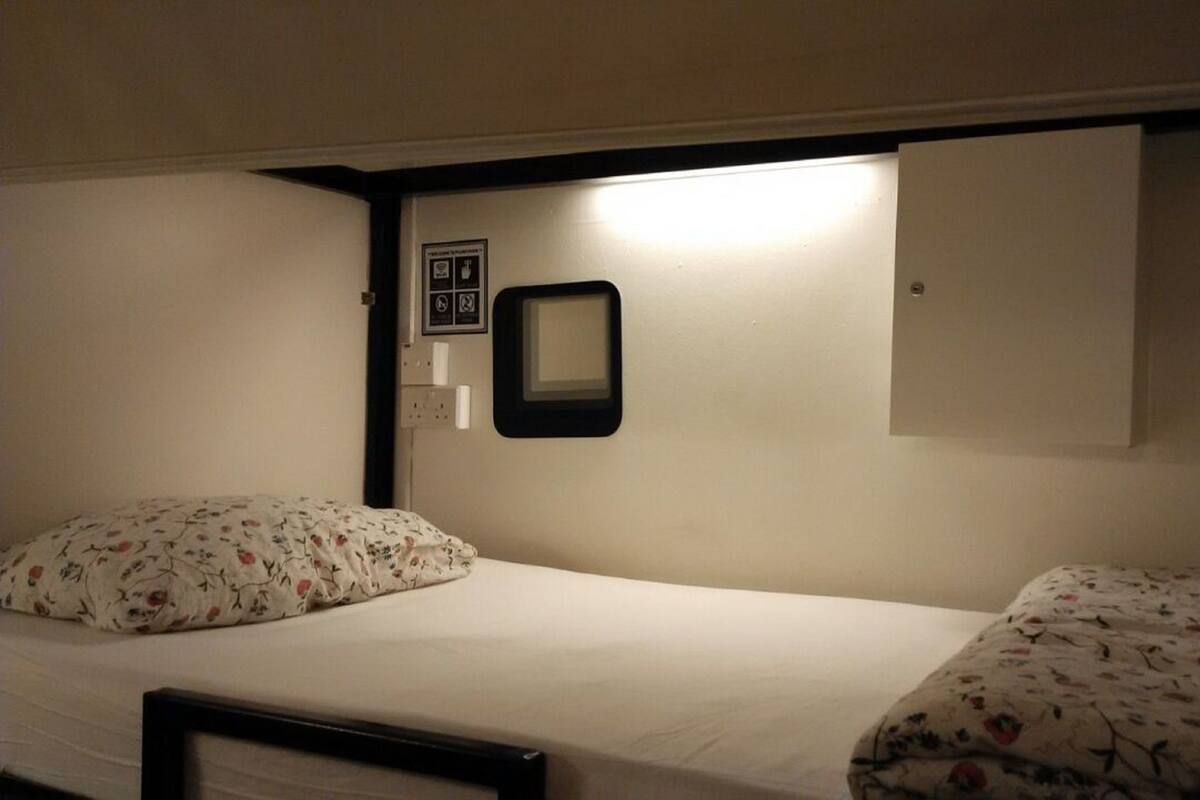 1 Premium Bed in Ladies Room | Bathroom | Shower