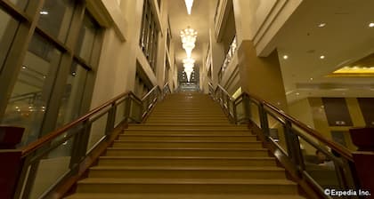 Mandarin Plaza Hotel