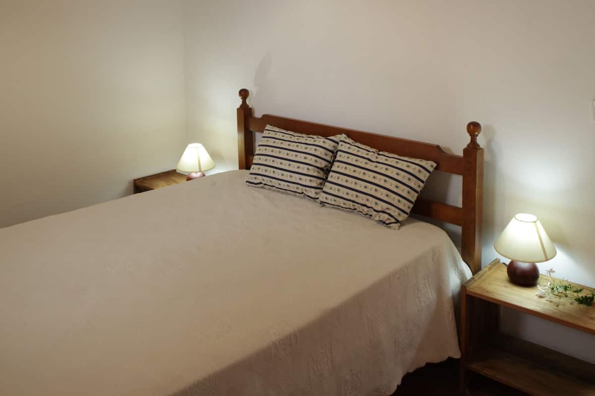 Chambre Standard | Bureau, lit de bĂ©bĂ© (gratuit), lit dâappoint (supplĂ©ment)