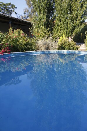 Piscine extérieure, piscine naturelle