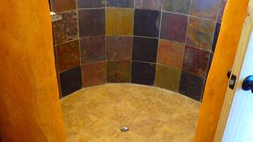 Bungalow | Shower kamar mandi