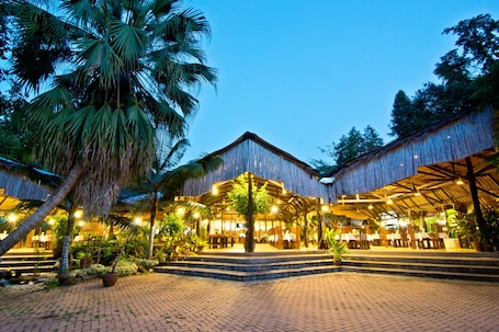 Breakfast, lunch, dinner served; Thai cuisine, garden views