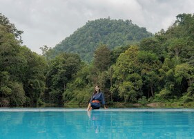 Una piscina al aire libre (de 10:00 a 19:30), sombrillas, tumbonas