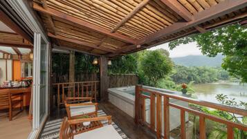 River View Onsen Villa | Vue de la chambre