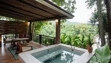 River View Onsen Villa | Premium bedding, in-room safe, desk, blackout curtains