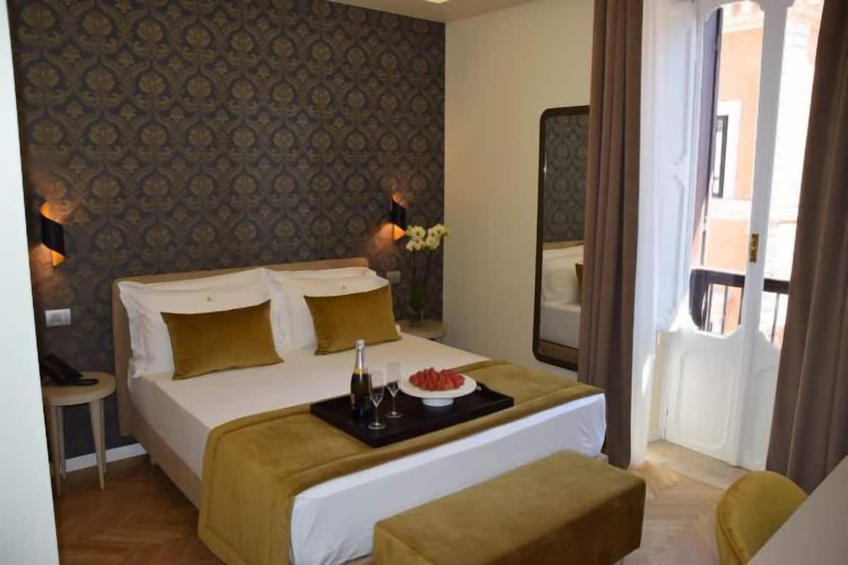 1 bedroom, premium bedding, down comforters, minibar