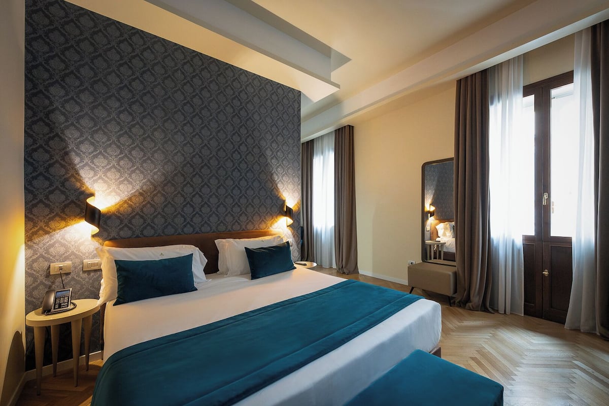 1 bedroom, premium bedding, down comforters, minibar