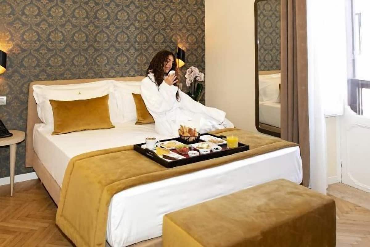 1 bedroom, premium bedding, down comforters, minibar