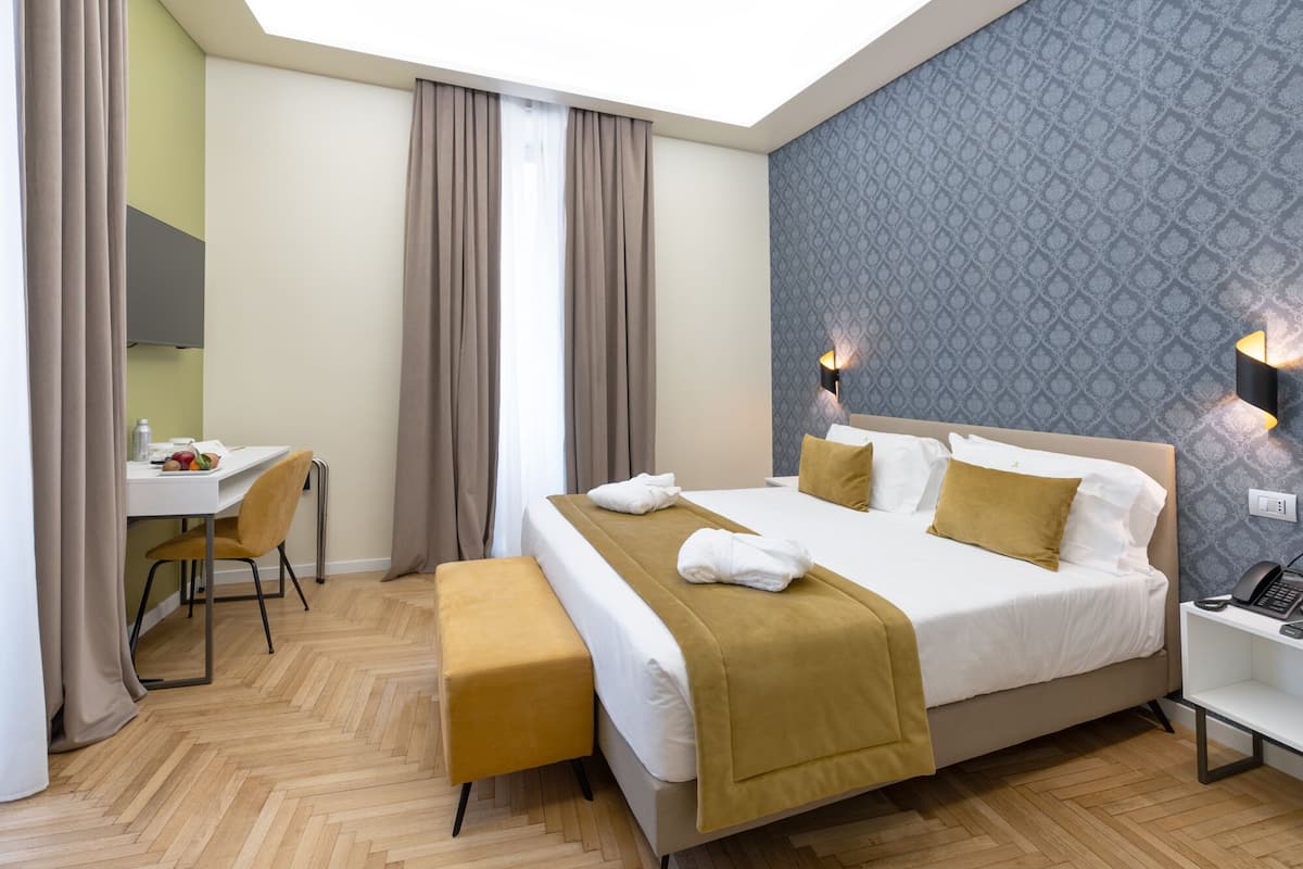 1 bedroom, premium bedding, down comforters, minibar