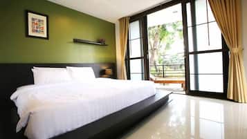 Deluxe Double Room | Desk, free WiFi, bed sheets