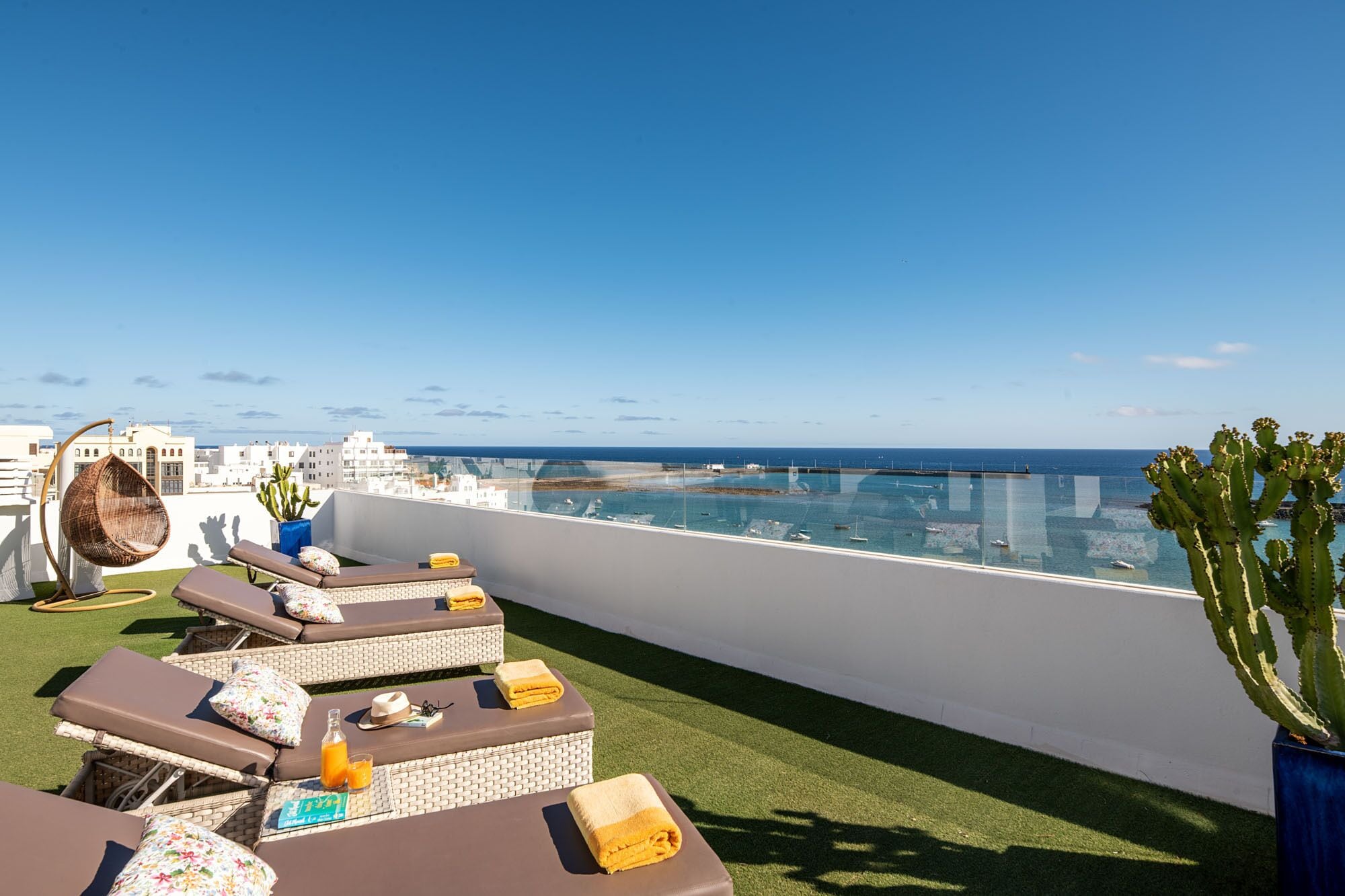 ลานระเบียง/นอกชาน