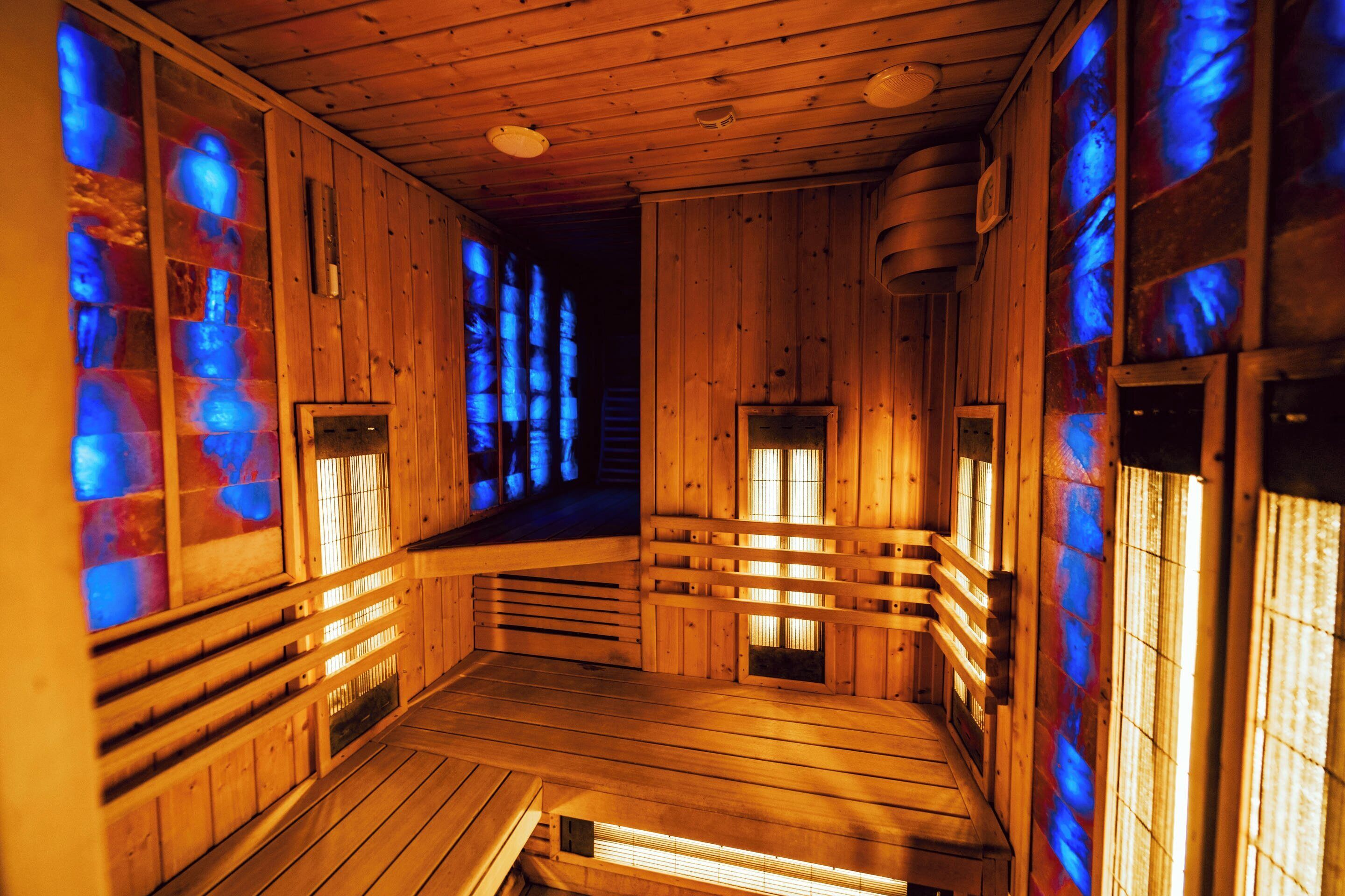 couples treatment room(s), hot tub, steam room, turkish bath/hammam