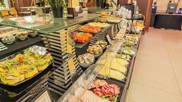 1 多间卧室、高档床上用品、办公桌、隔音