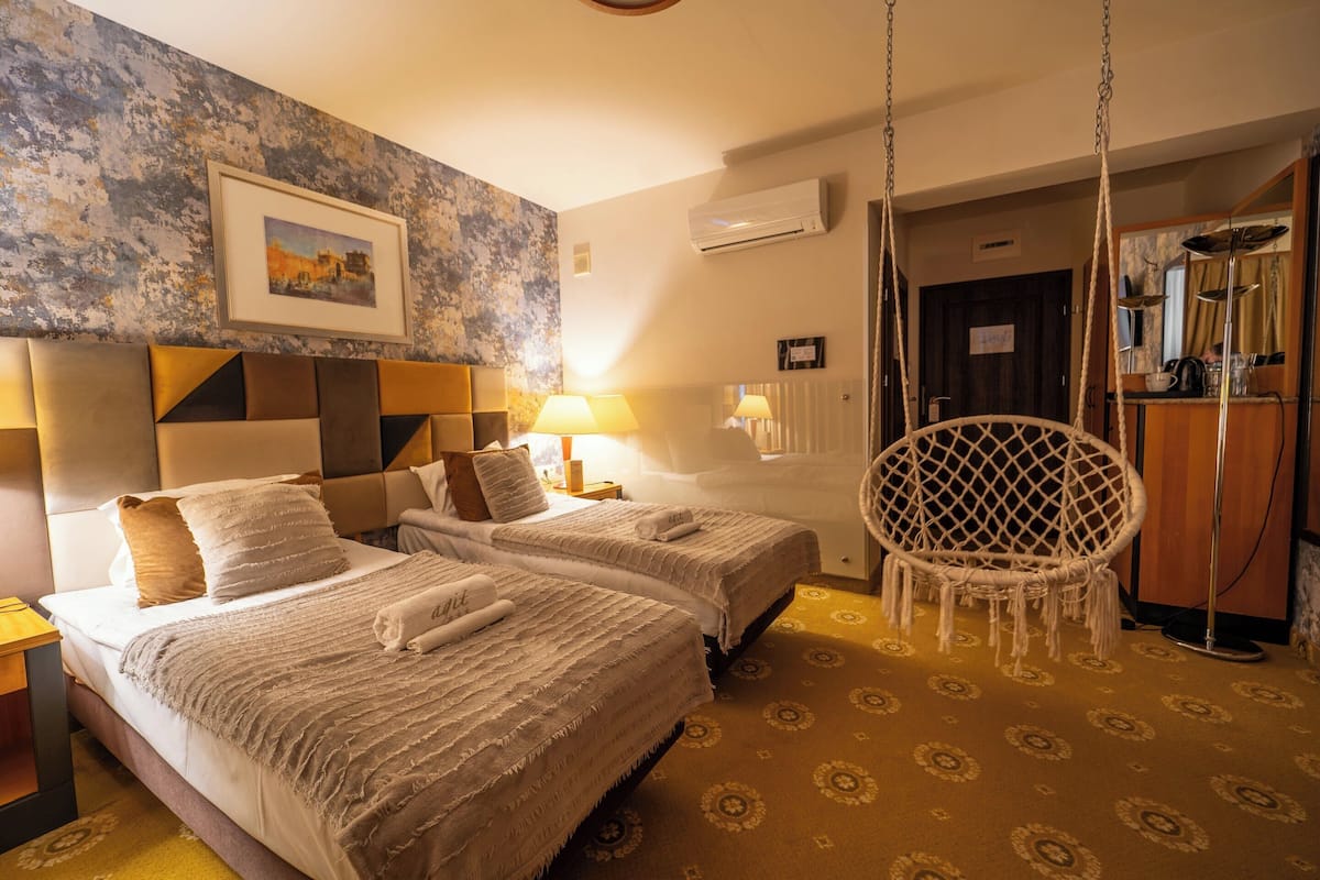 classic twin room | 1 bedroom, premium bedding, desk, soundproofing