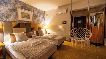 1 habitación, ropa de cama de alta calidad y escritorio