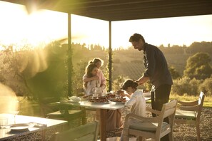 Daily buffet breakfast (EUR 33 per person)