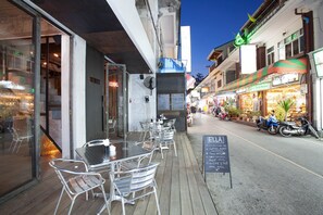 Frühstück, Mittagessen, Abendessen und Brunch werden serviert